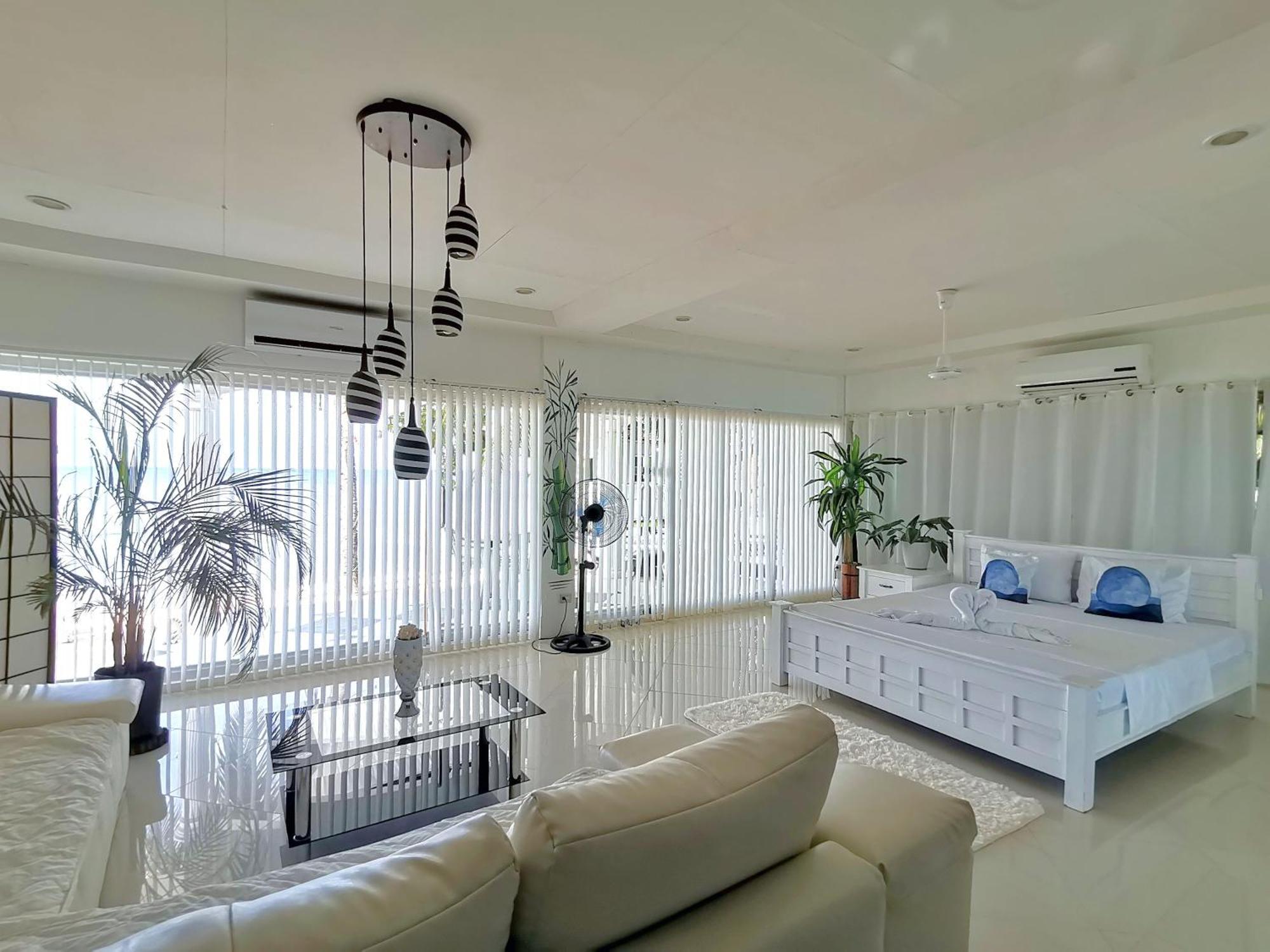 Beach Front White House Villa Maria  외부 사진